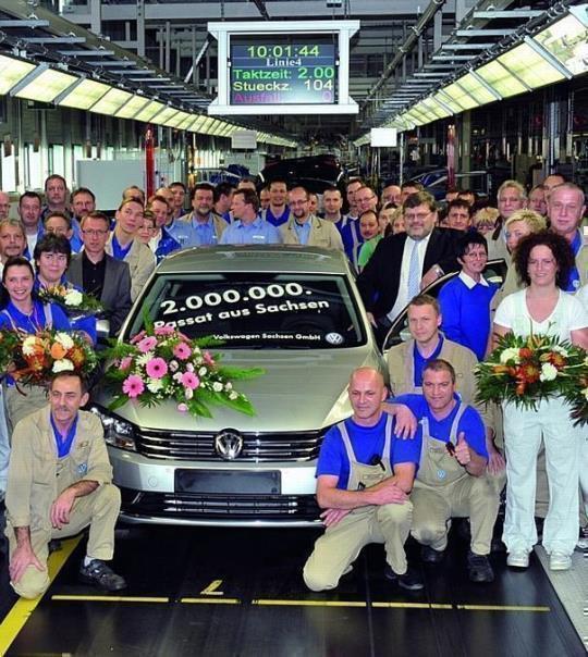 Kleines Jubiläum in Zwickau. Am Tag der Markteinführung des neuen Passat läuft bei Volkswagen Sachsen in Zwickau der 2 Millionste in Sachsen montierte Passat vom Band